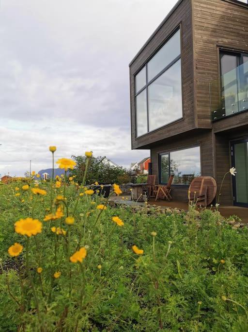 Beach Front Appartments In Design Eco-Villa Ulsteinvik Exterior foto